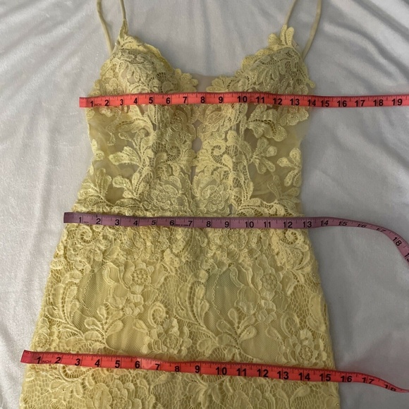 NEW La Femme [ 2 ] Stretch Lace High Slit Gown in Pale Yellow - Picture 3 of 14